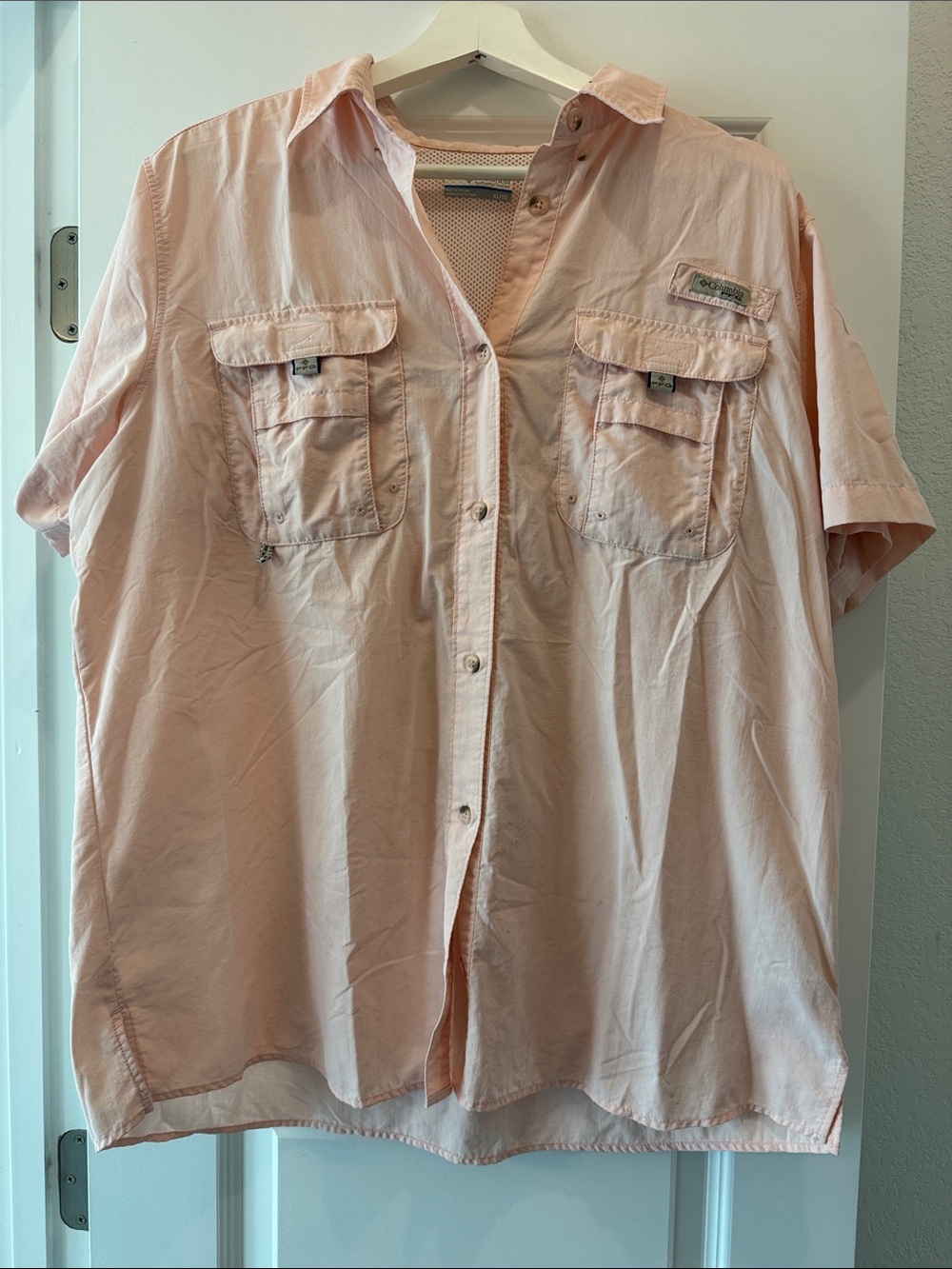 Columbia PFG Women’s Short Sleeve Button-Down Shirt - Light Pink